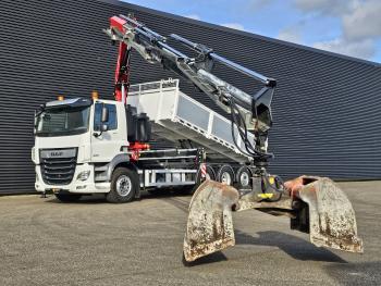 CF 530 8x4-4 / FASSI 27.5 t/m CRANE + TIPPER